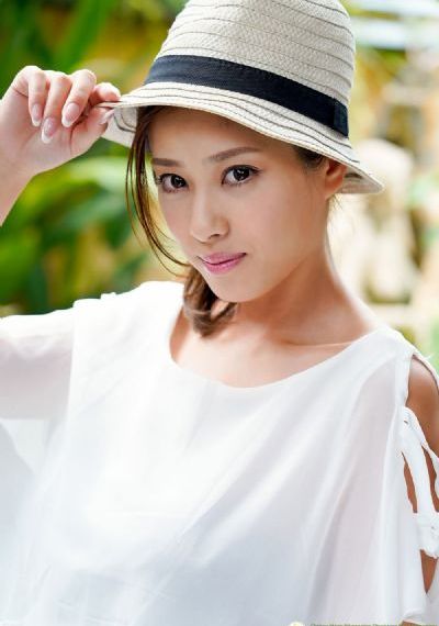 金字塔游戏_十万网红美女美酱